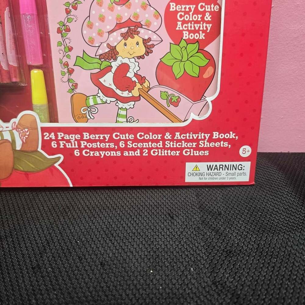 Strawberry Shortcake Color Activity Set - Picture 2 of 3